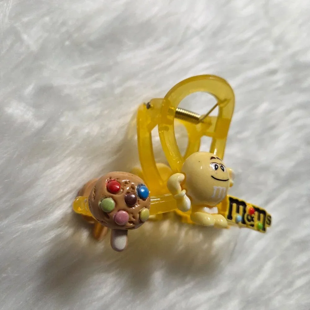 Peanut M&M Claw Clip